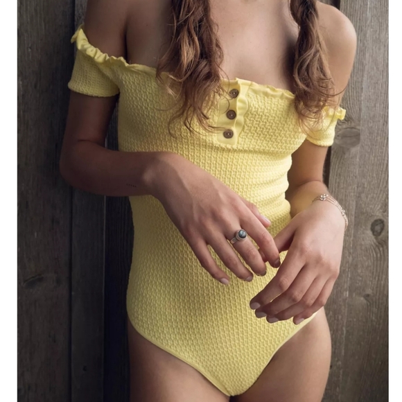 UO Buttercup Off-shoulder One-piece Swimsuit Sz XS-S - Picture 1 of 3